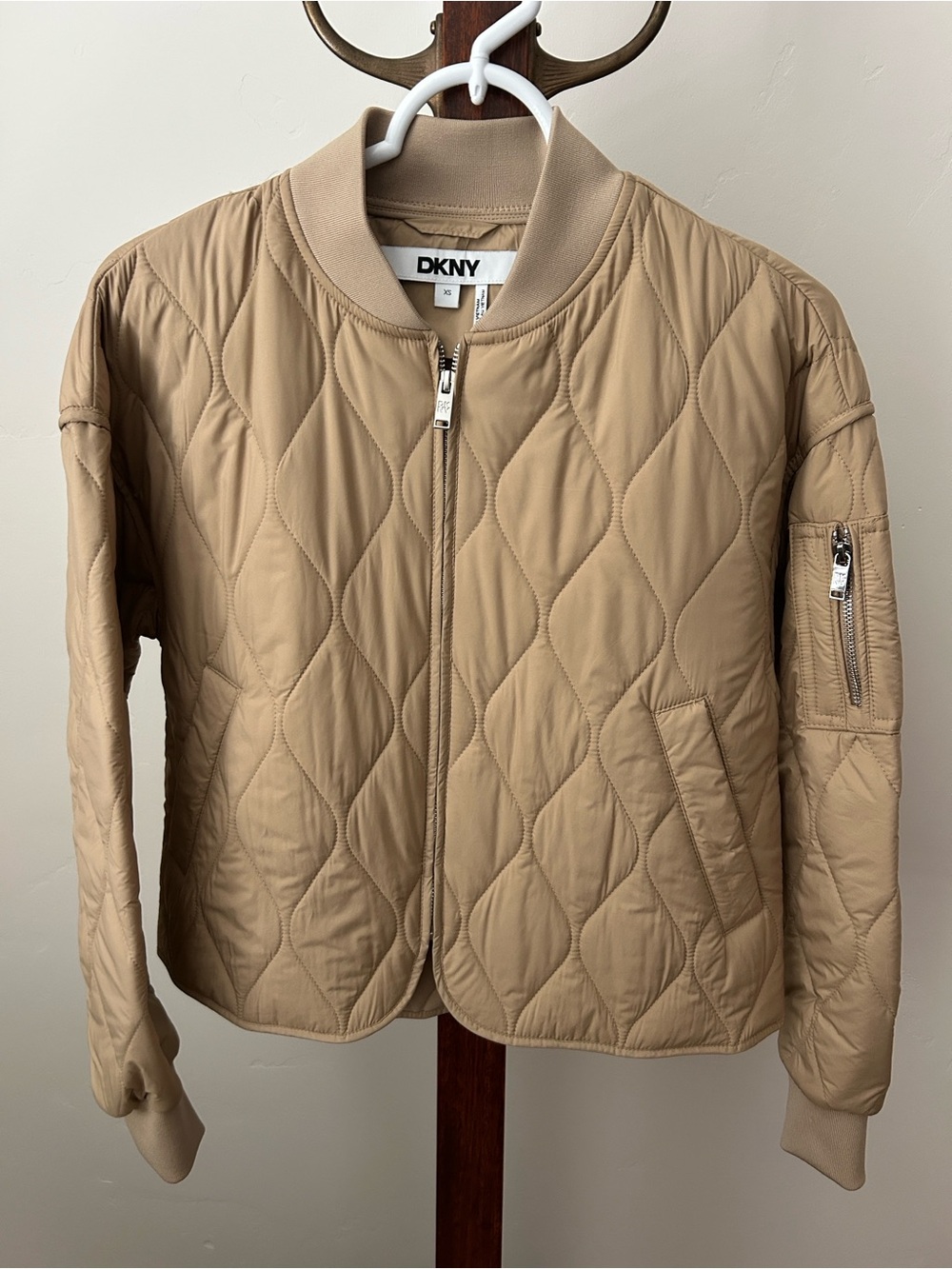 NWT …DKNY Quilted Zip Up Bomber Jacket Beige Women’s Size XS